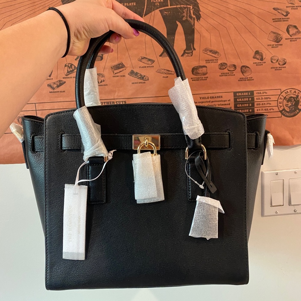 Brand New Michael Kors The Hamilton bag in black leather